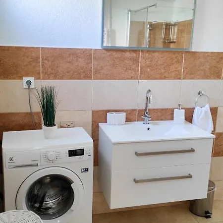 Jelena Apartment Podstrana